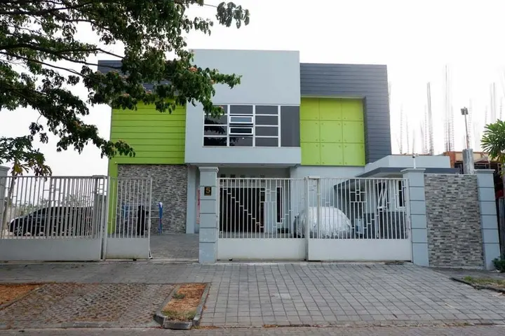 Семаранг: RedDoorz near Ahmad Yani Airport 2