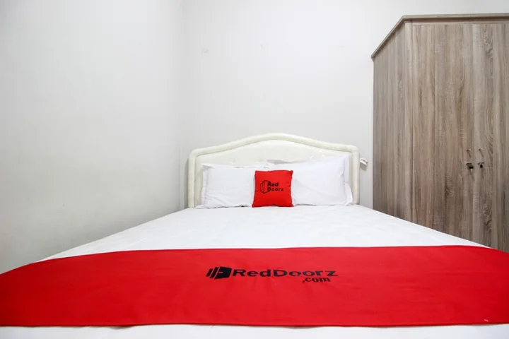 Депок: RedDoorz Plus near Rumah Sakit JIH