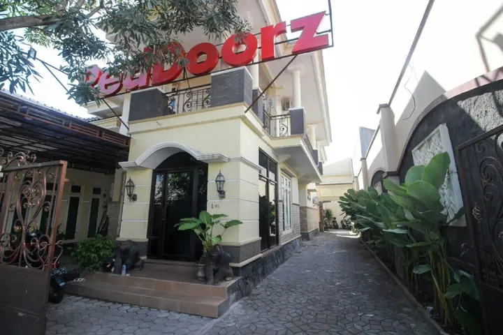 Депок: RedDoorz Plus near Rumah Sakit JIH
