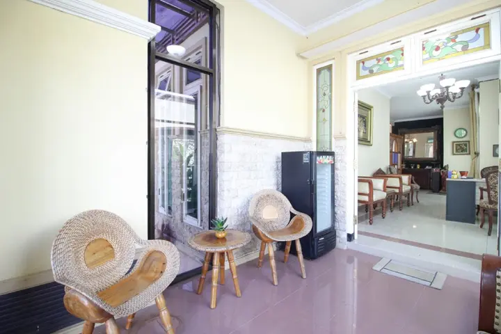 Депок: RedDoorz Plus near Rumah Sakit JIH