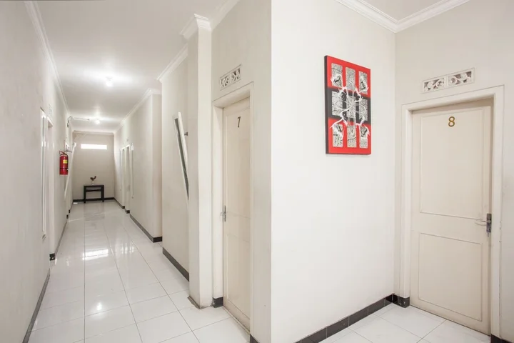 Маланг: RedDoorz @ Sawojajar