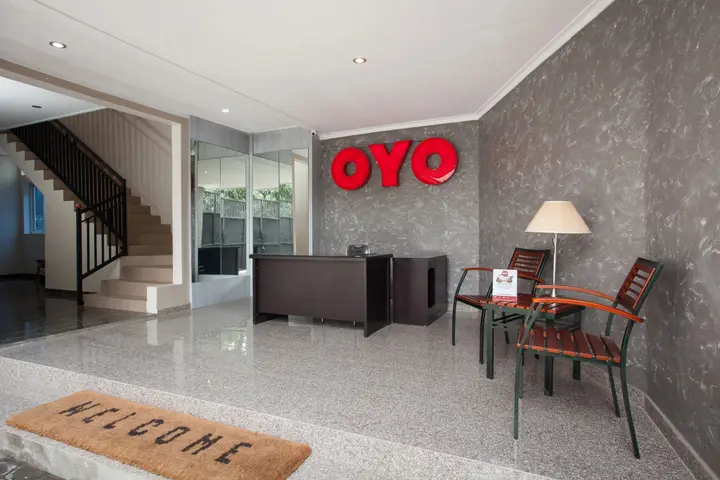 Сурабая: Super OYO 90642 Lancar Homestay Syariah