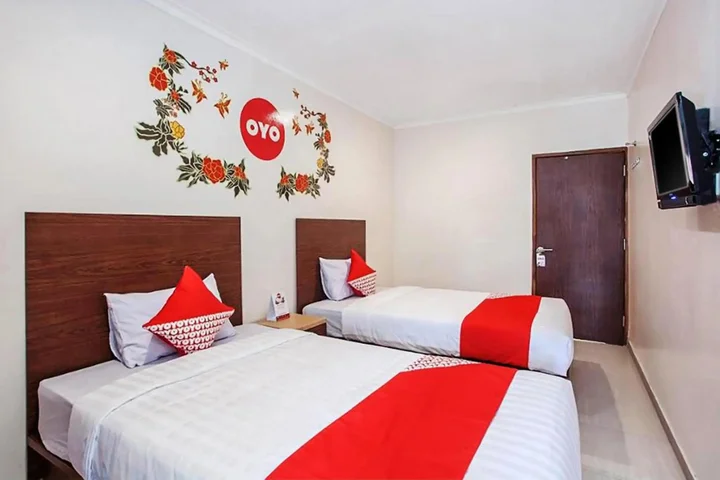 Сурабая: Super OYO 90642 Lancar Homestay Syariah