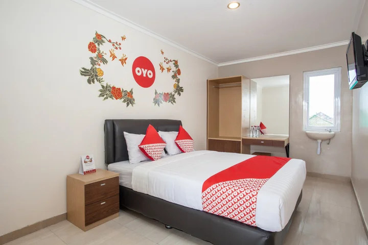 Сурабая: Super OYO 90642 Lancar Homestay Syariah