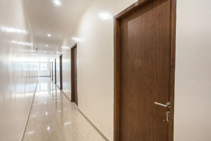 Сурабая: Super OYO 90642 Lancar Homestay Syariah