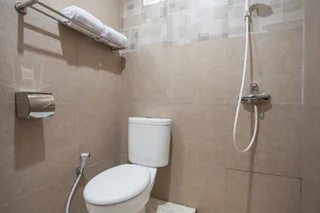 Сурабая: Super OYO 90642 Lancar Homestay Syariah