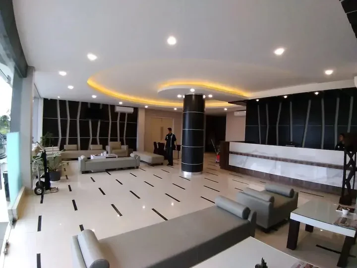 Тембагапура: Emerald Hotel