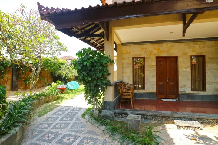 Лембонган-Айленд: Puri Nusa Beach Hotel
