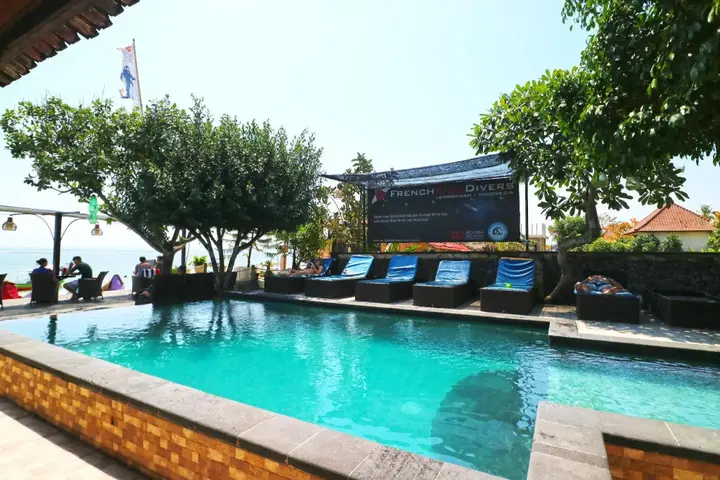 Лембонган-Айленд: Puri Nusa Beach Hotel