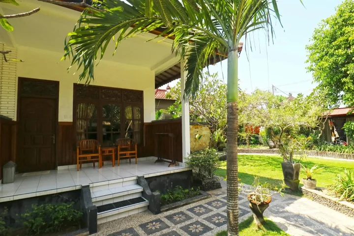 Лембонган-Айленд: Puri Nusa Beach Hotel