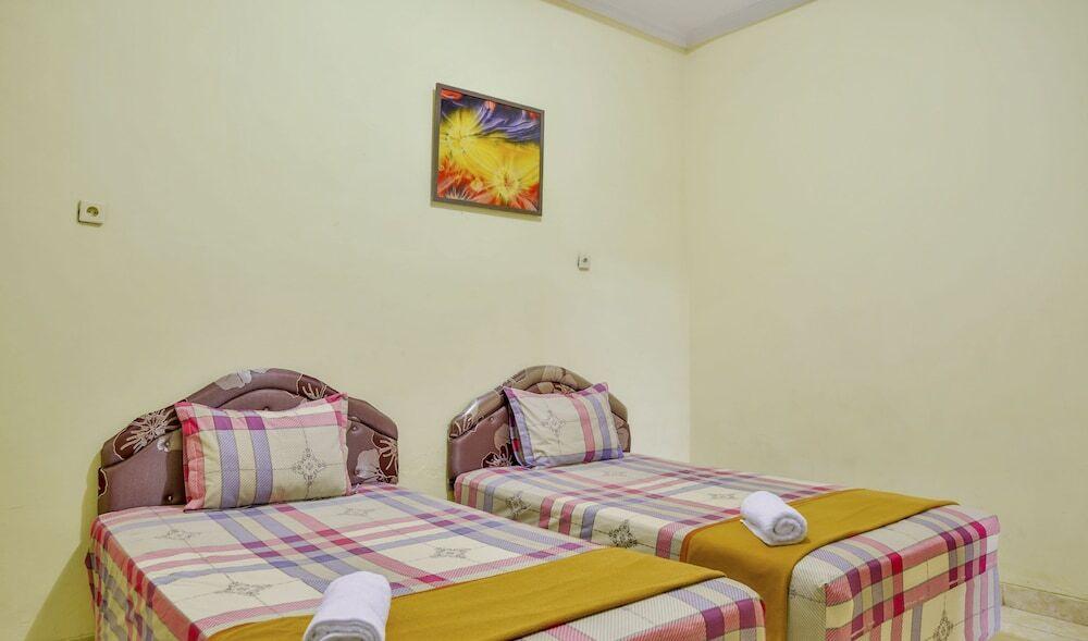 Депок: ZEN Rooms Depok Sleman Syariah