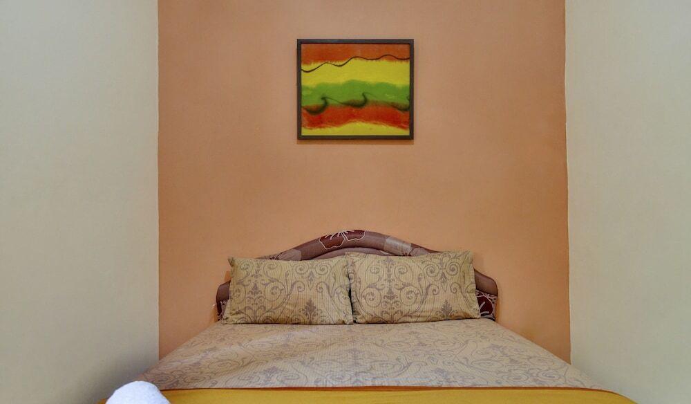 Депок: ZEN Rooms Depok Sleman Syariah
