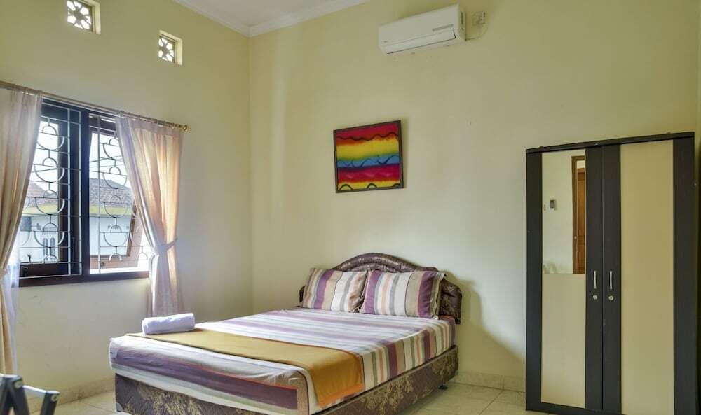Депок: ZEN Rooms Depok Sleman Syariah