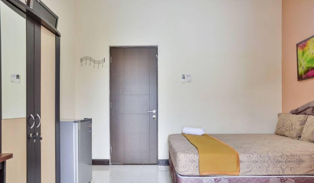 Депок: ZEN Rooms Depok Sleman Syariah