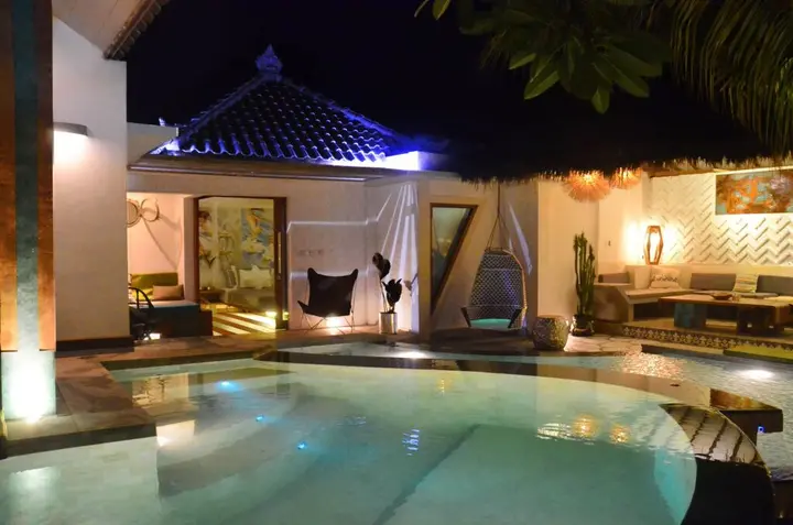 Гили Траванган: The White Key Luxury Villas