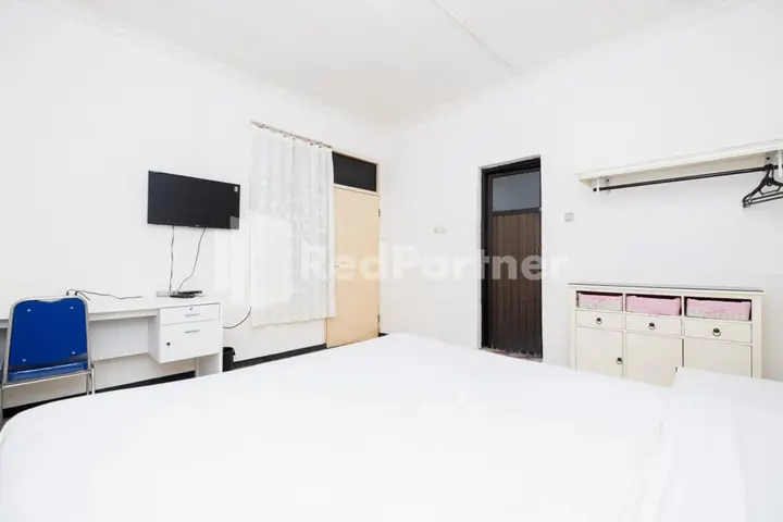 Сурабая: OYO 143 Dukuh Kupang Residence
