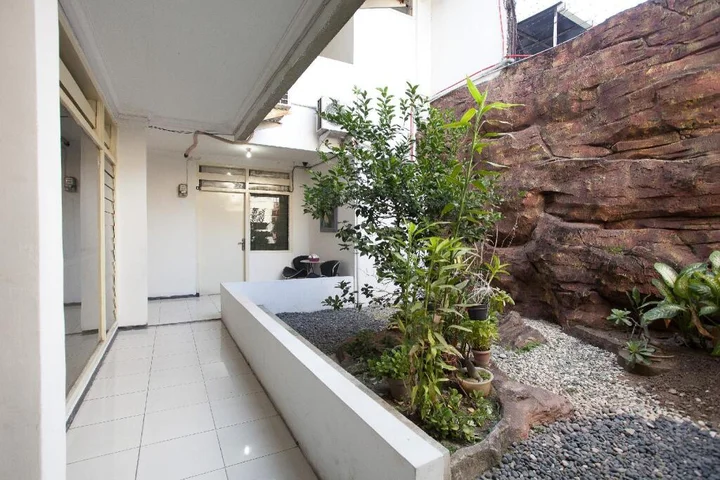 Сурабая: OYO 143 Dukuh Kupang Residence