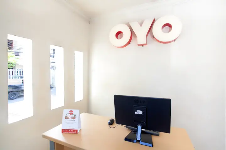 Сурабая: OYO 143 Dukuh Kupang Residence