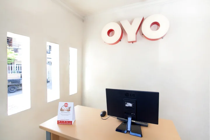 Сурабая: OYO 143 Dukuh Kupang Residence