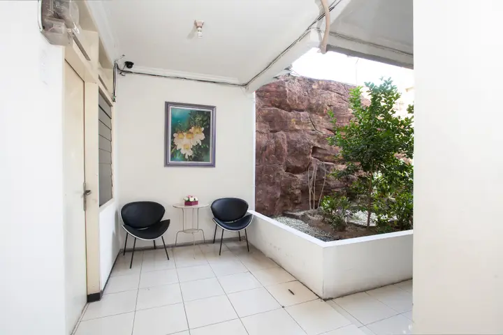 Сурабая: OYO 143 Dukuh Kupang Residence