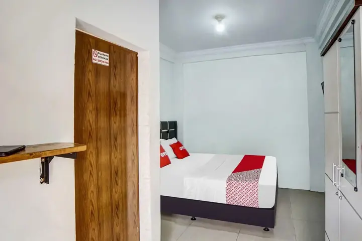 Медан: RedDoorz near Plaza Medan Fair