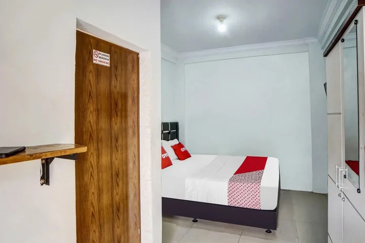 Медан: RedDoorz near Plaza Medan Fair