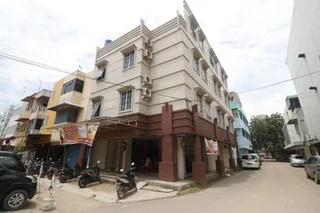 Батам: RedDoorz near Nagoya Hill Batam 2