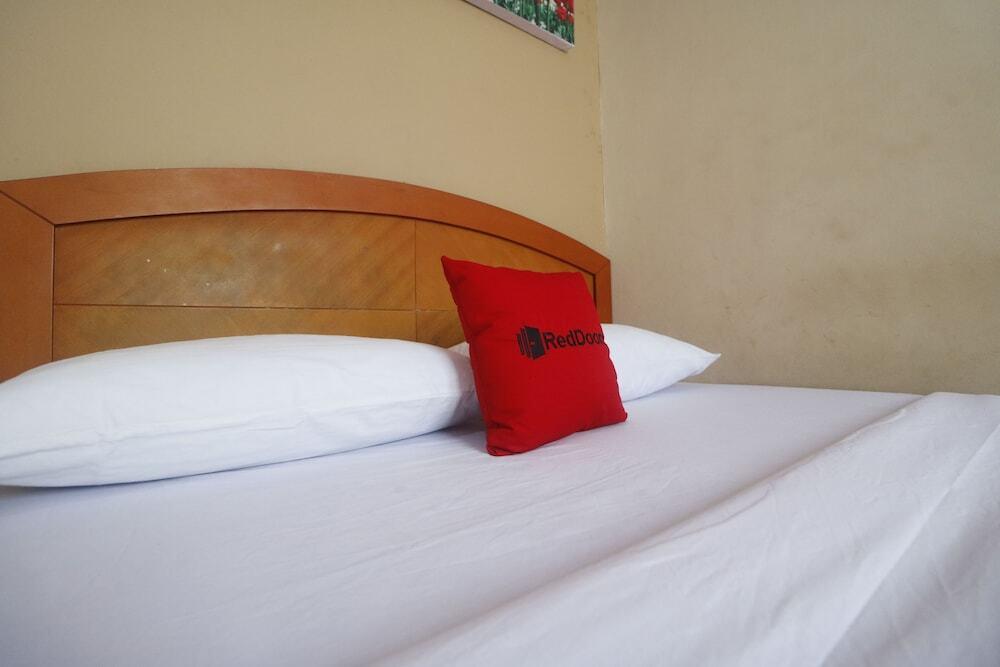 Батам: RedDoorz near Nagoya Hill Batam 2