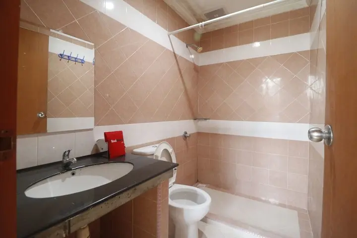 Батам: RedDoorz near Nagoya Hill Batam 2