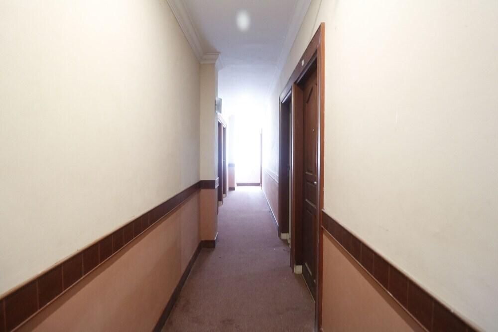 Батам: RedDoorz near Nagoya Hill Batam 2