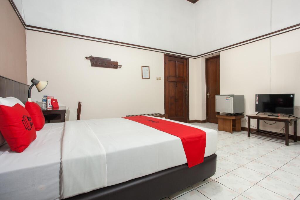 Маланг: RedDoorz near Balai Kota Malang