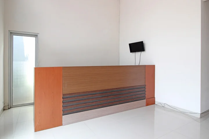 Депок: RedDoorz near Hartono Mall 3