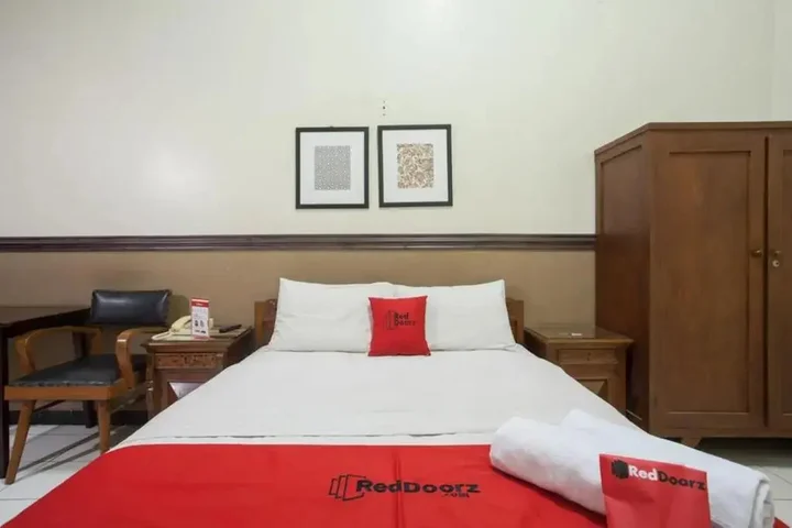 Сурабая: RedDoorz @ Urip Sumoharjo