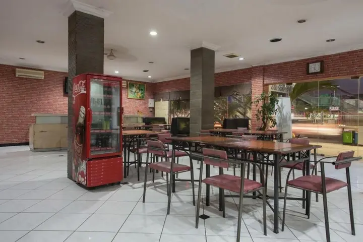 Сурабая: RedDoorz @ Urip Sumoharjo