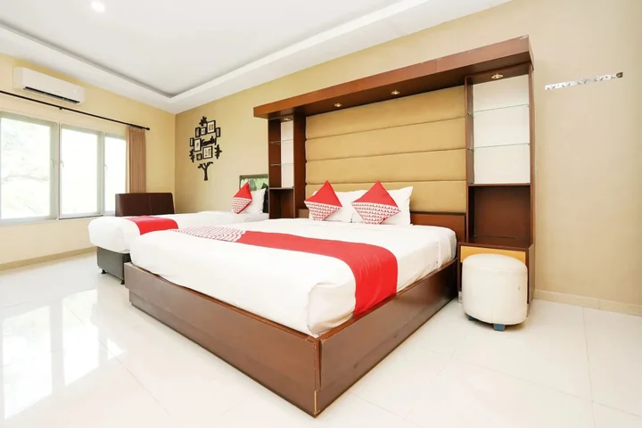 Сурабая: Super OYO Capital O 175 K-60 Residence
