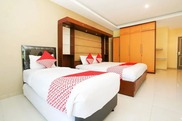 Сурабая: Super OYO Capital O 175 K-60 Residence