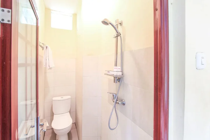 Сурабая: Super OYO Capital O 175 K-60 Residence