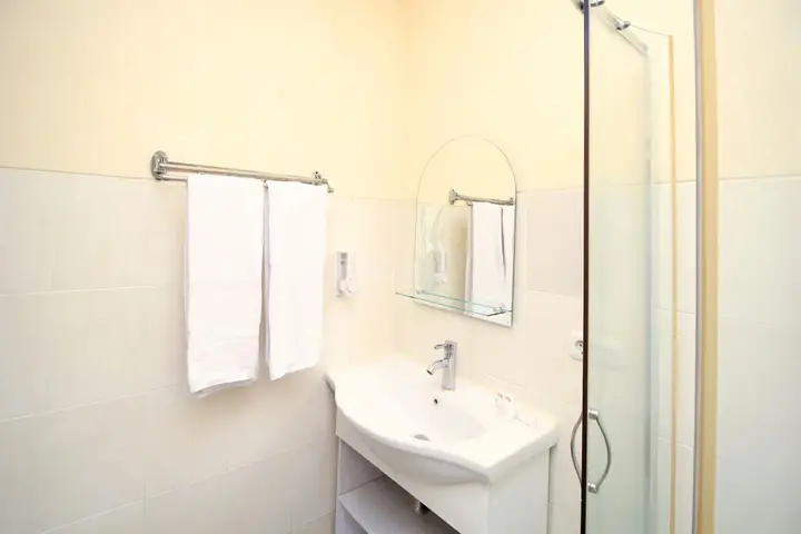 Сурабая: Super OYO Capital O 175 K-60 Residence