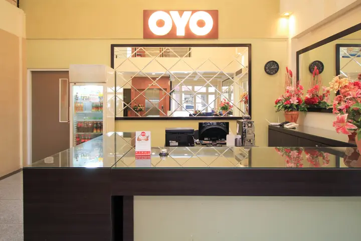 Сурабая: Super OYO Capital O 175 K-60 Residence