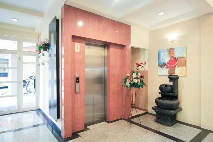 Сурабая: Super OYO Capital O 175 K-60 Residence