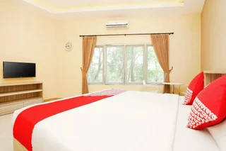Сурабая: Super OYO Capital O 175 K-60 Residence