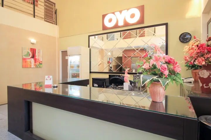 Сурабая: Super OYO Capital O 175 K-60 Residence