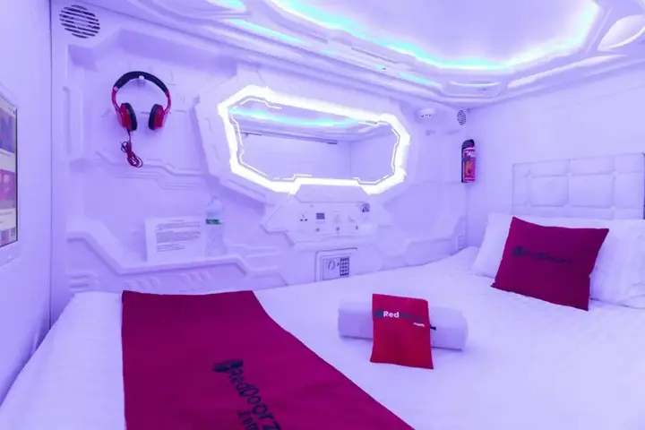Медан: Capsule Inn Medan