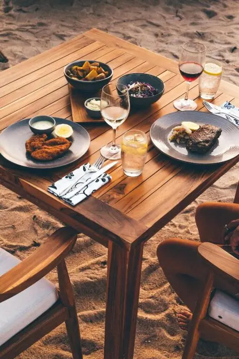 Лембонган-Айленд: Ohana's Beachfront Resort & Beach Club