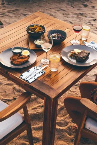 Лембонган-Айленд: Ohana's Beachfront Resort & Beach Club