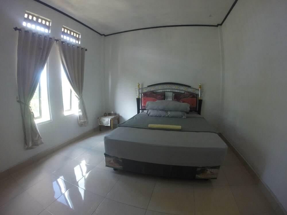 Artha Homestay Tomia — фото 3