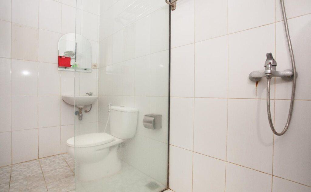 Маланг: RedDoorz near Terminal Arjosari