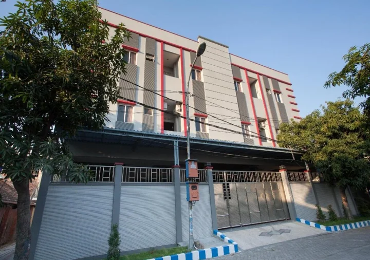 Сурабая: RedDoorz near Universitas Wijaya Kusuma