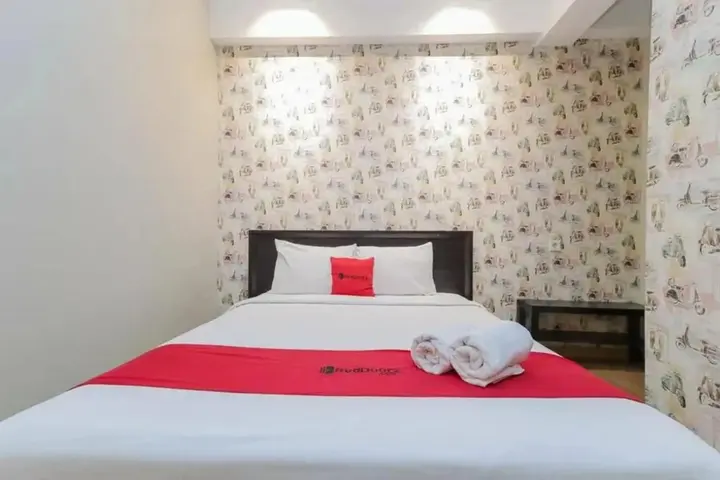Маланг: RedDoorz Plus @ Riverside Malang