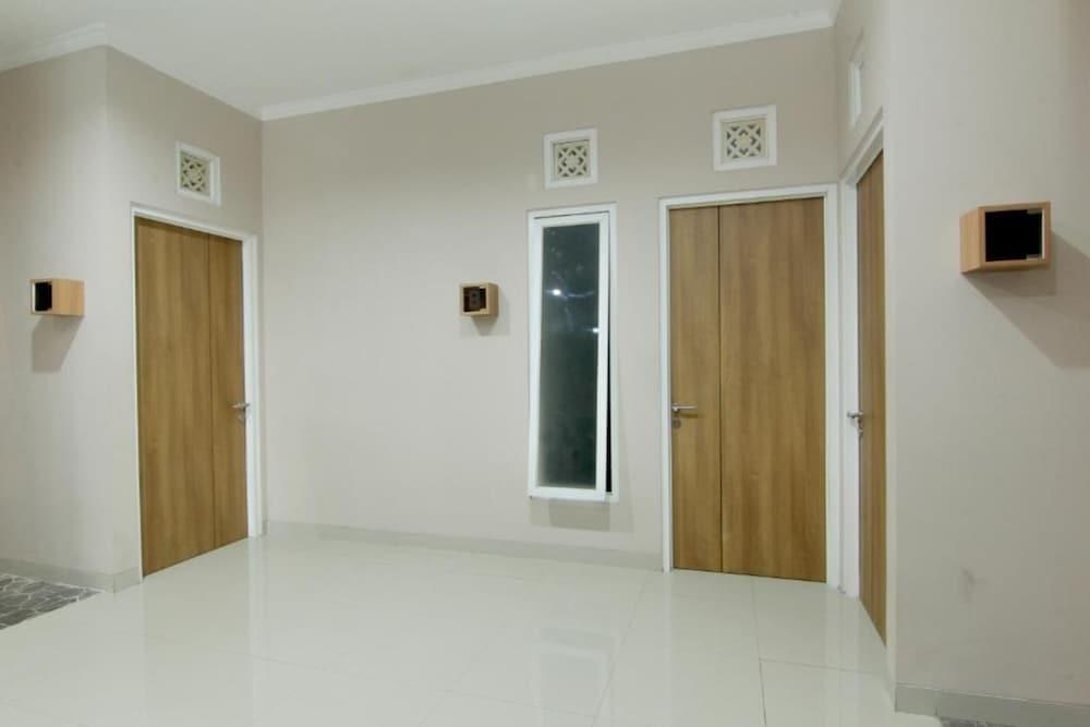 Депок: Agrapana Guesthouse 2